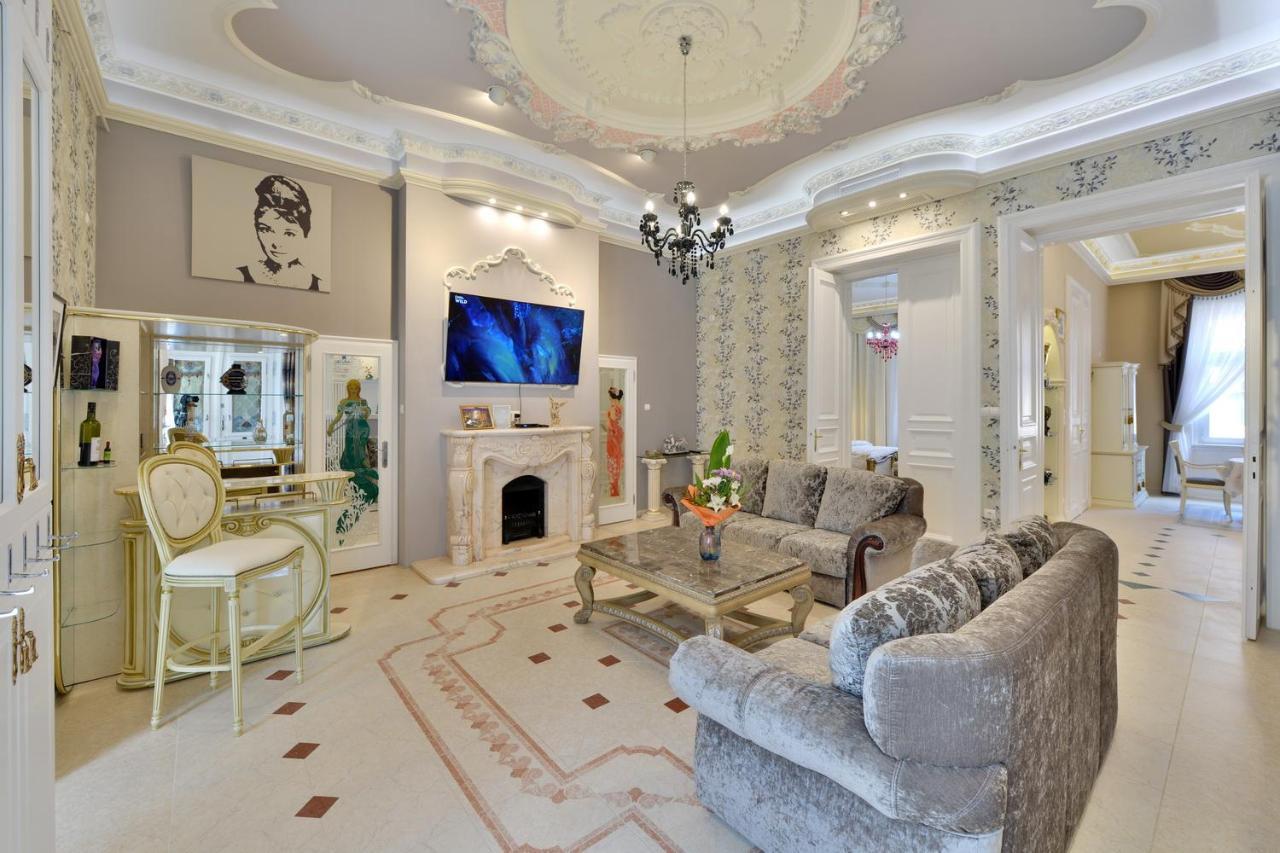 Roza Luxury *